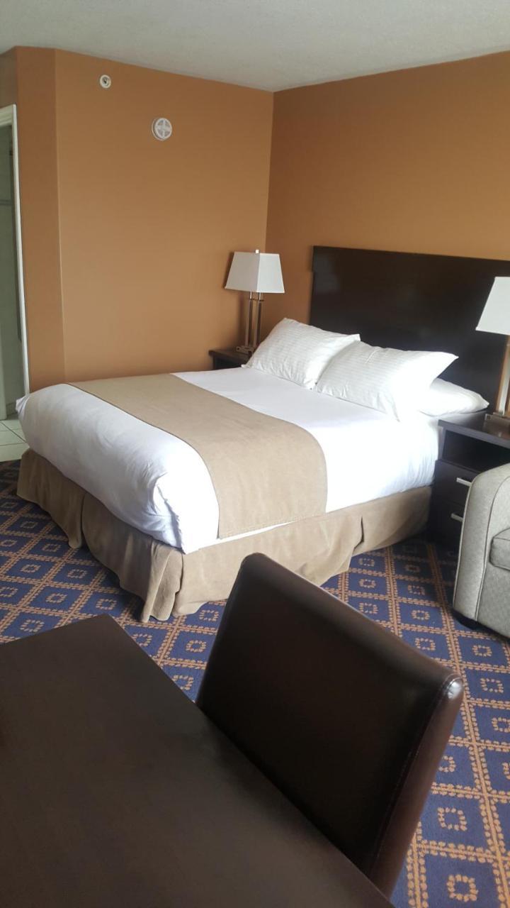 Chateau Louis Hotel & Conference Centre Edmonton Zewnętrze zdjęcie