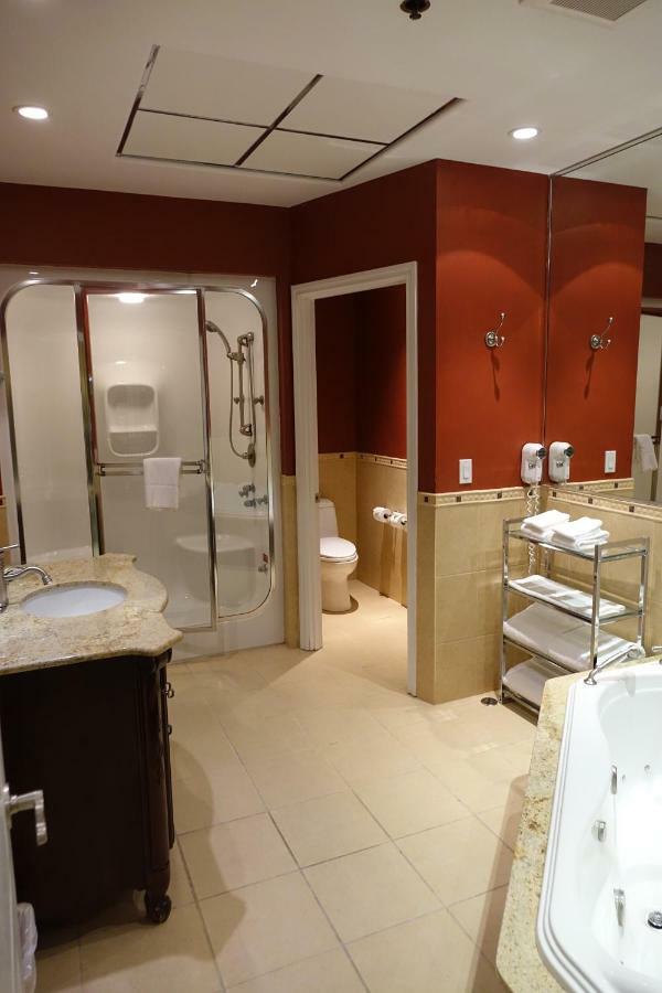 Chateau Louis Hotel & Conference Centre Edmonton Zewnętrze zdjęcie